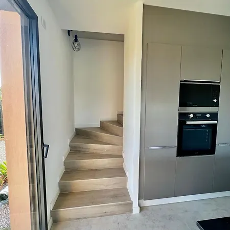 Standing Villa *
