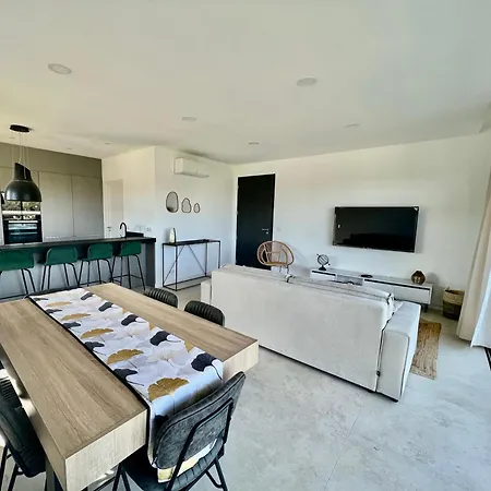 Standing Villa
