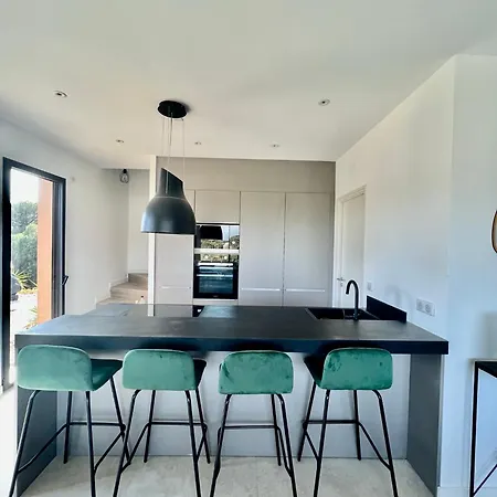 Standing Villa